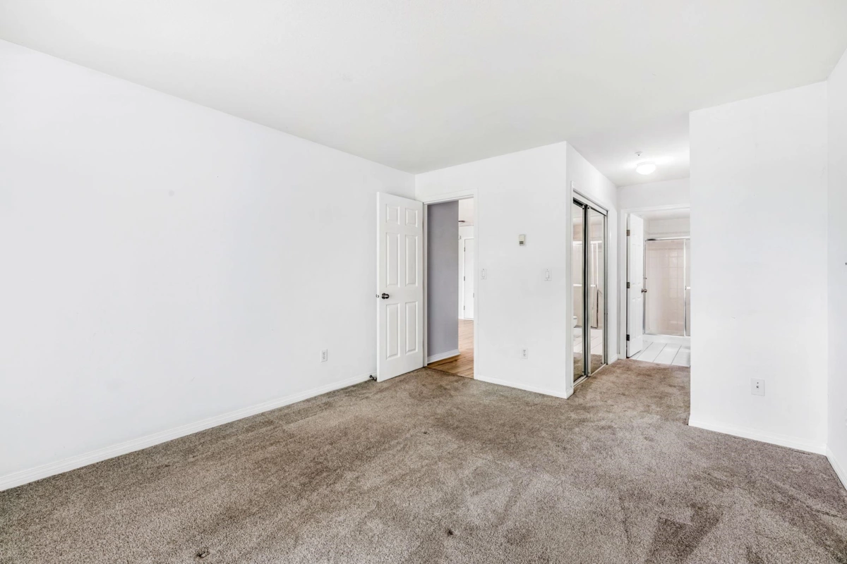 Walk-In Closet Photo of 212 7151 121 Street, Surrey, BC