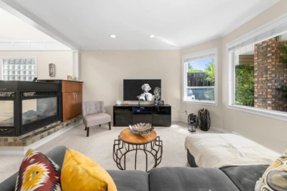 2 460 W 6th Street, North Vancouver, BC, North Vancouver — Half Duplex for sale