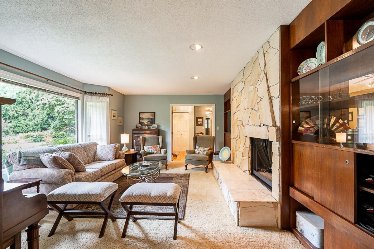 Kitchen Island Photo of 10194 173 Street, Surrey, BC