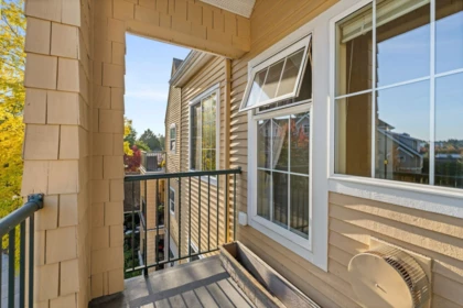 Entry Foyer Photo of PH5 5555 13a Avenue, Delta, BC