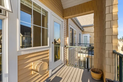 Hallway Photo of PH5 5555 13a Avenue, Delta, BC