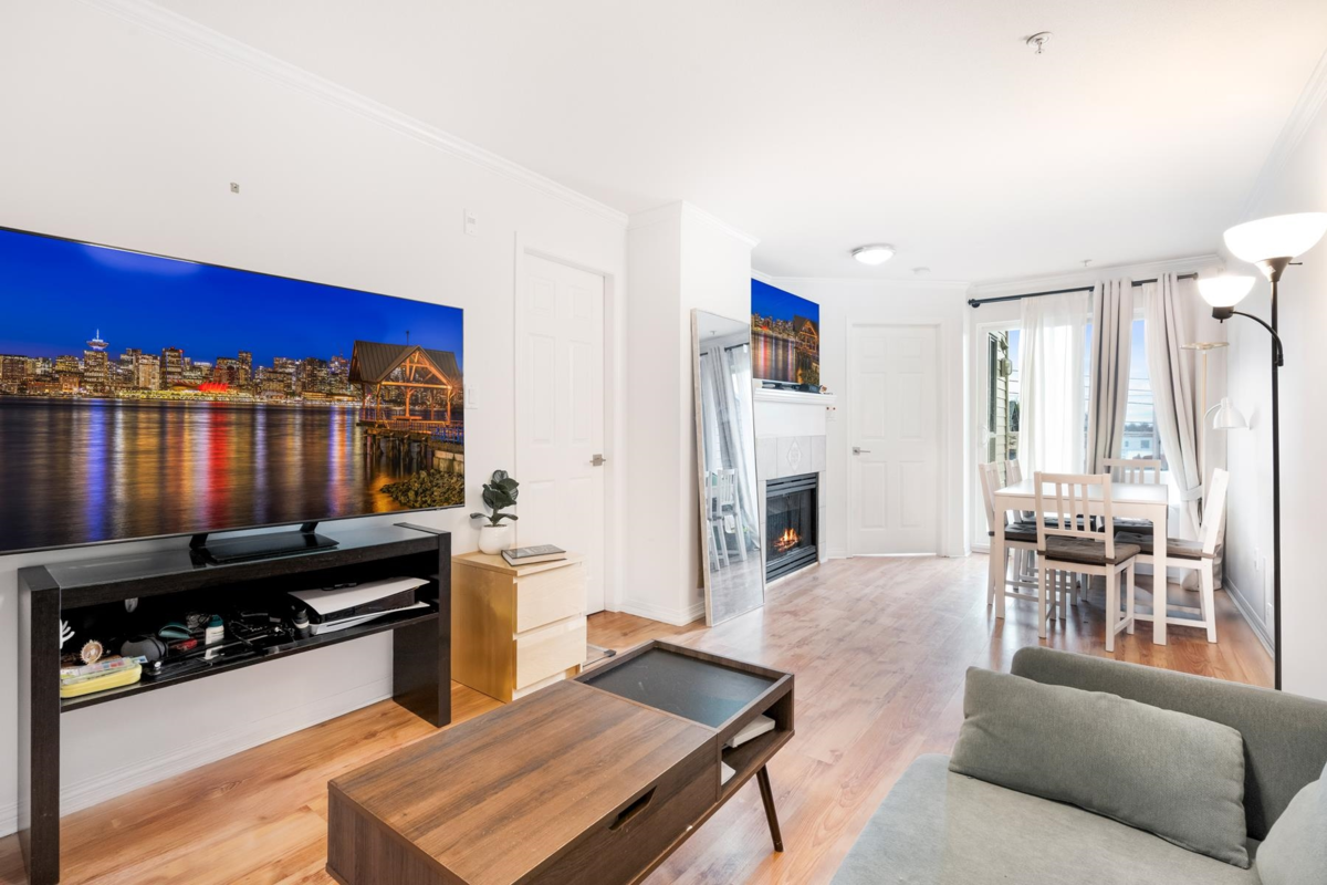 Breakfast Nook Photo of 305 1503 W 66th Avenue, Vancouver, BC