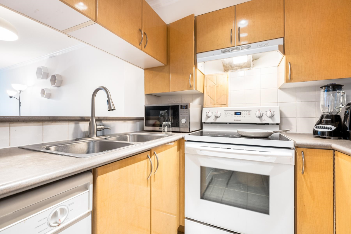 Dining Area Photo of 305 1503 W 66th Avenue, Vancouver, BC