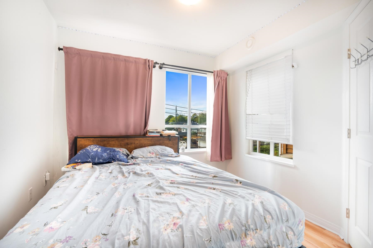 Powder Room Photo of 305 1503 W 66th Avenue, Vancouver, BC