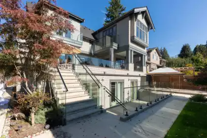Front Yard Photo of 3792 W 34th Avenue, Vancouver, BC