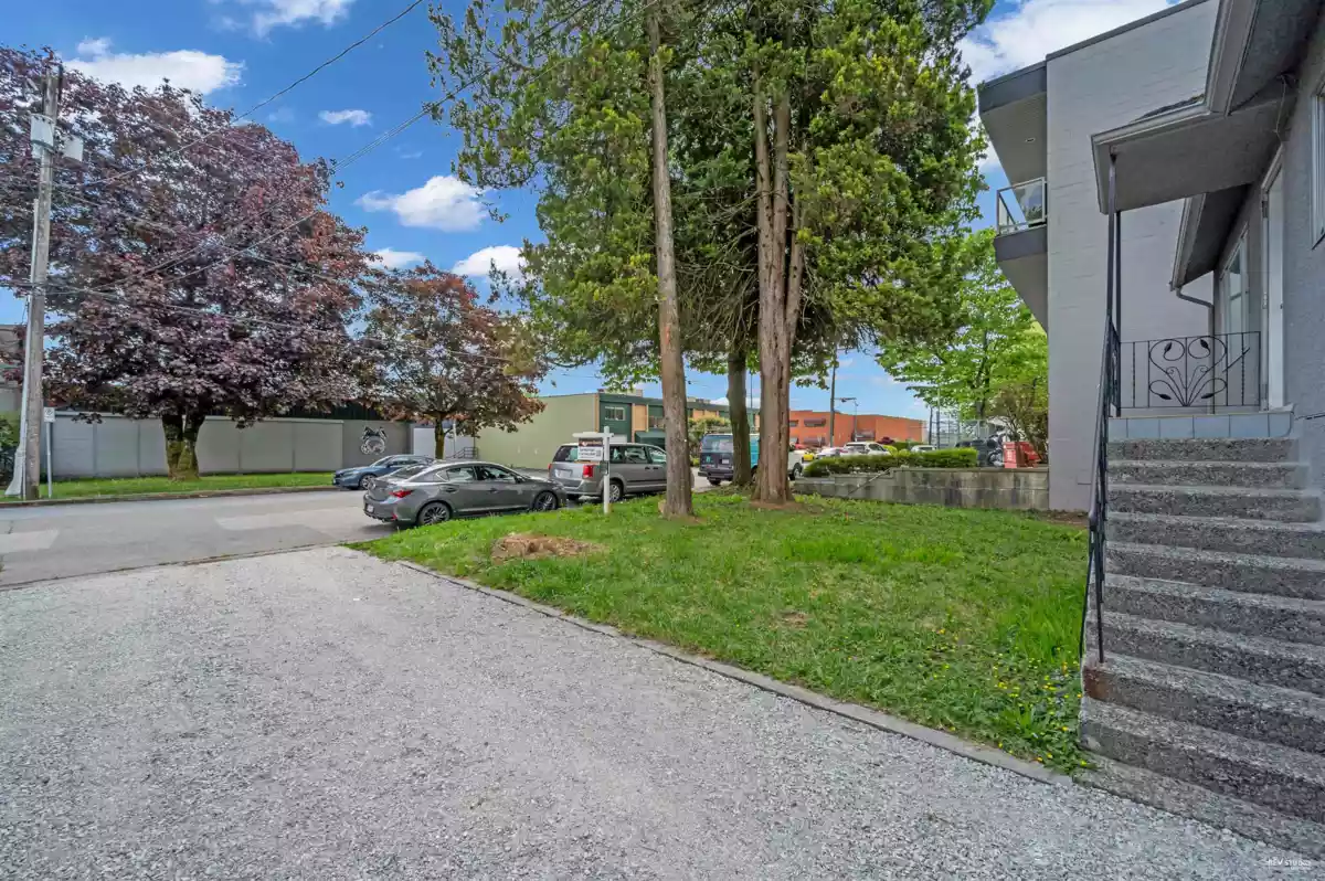 Bedroom 2 Photo of 4021 Graveley Street, Burnaby, BC