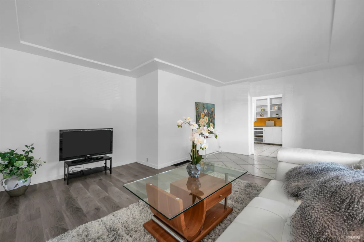 Dining Area Photo of 4021 Graveley Street, Burnaby, BC