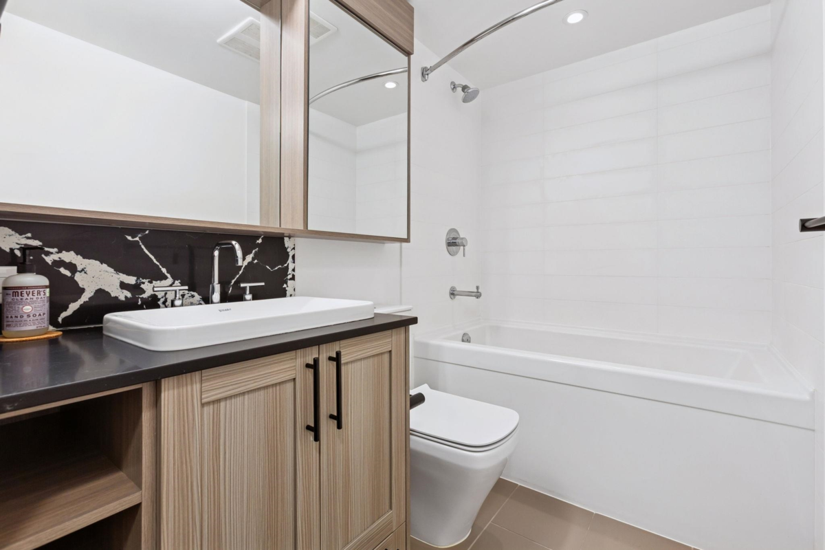 Garage Interior Photo of 2003 5515 Boundary Road, Vancouver, BC