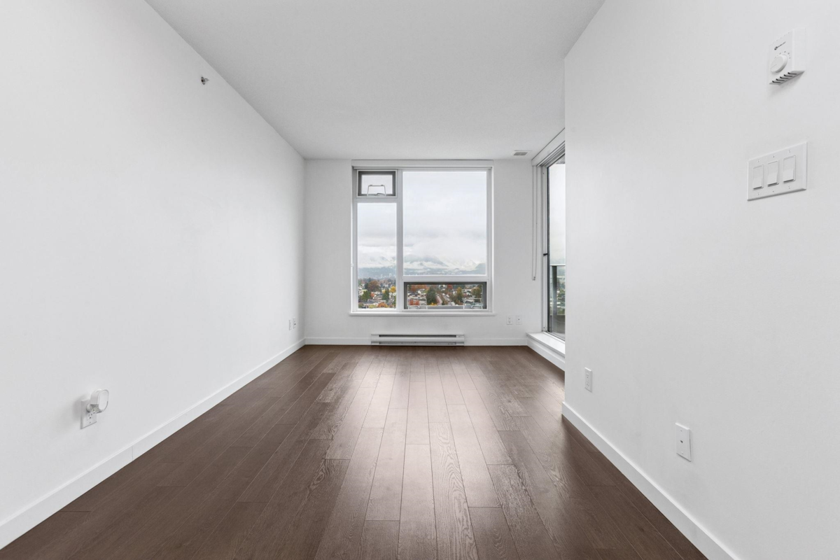 Walk-In Closet Photo of 2003 5515 Boundary Road, Vancouver, BC