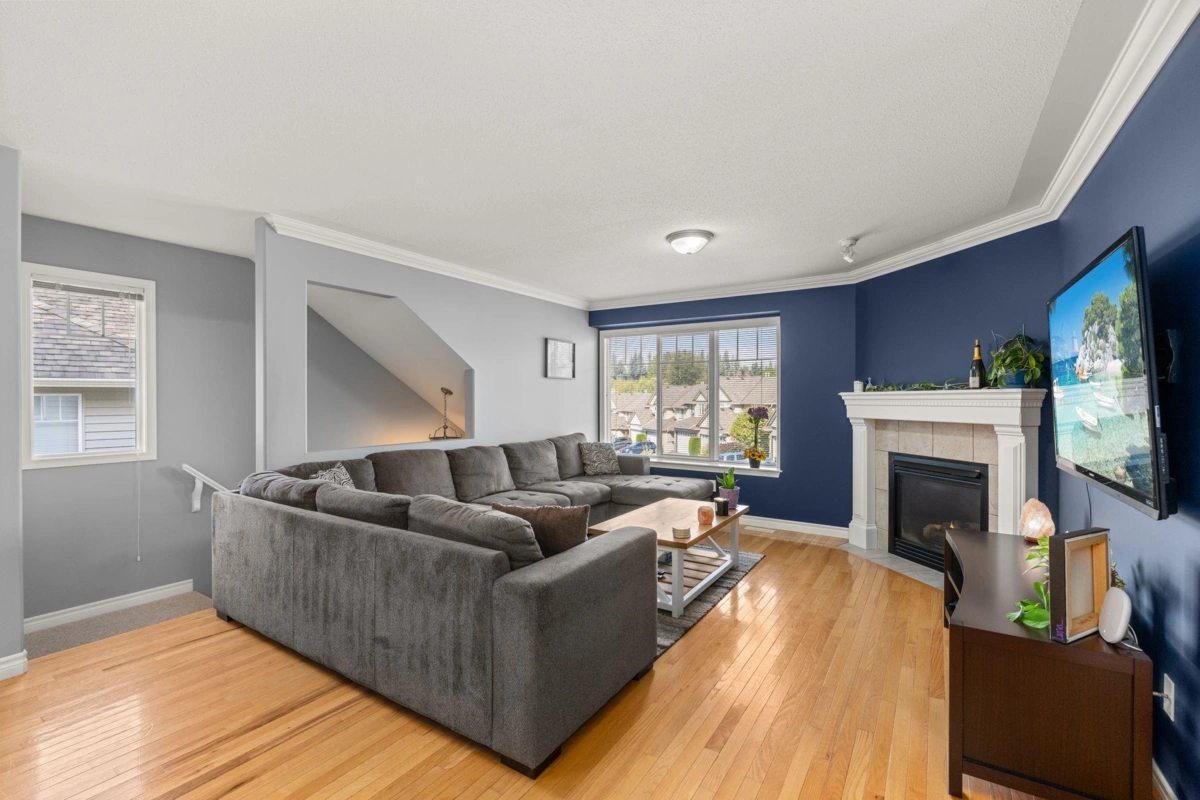 Breakfast Nook Photo of 106 46360 Valleyview Road, Chilliwack, BC