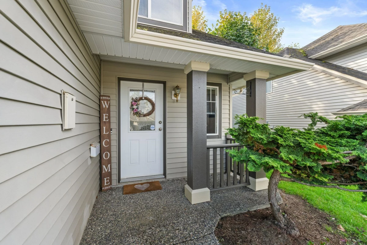Family Room Photo of 106 46360 Valleyview Road, Chilliwack, BC