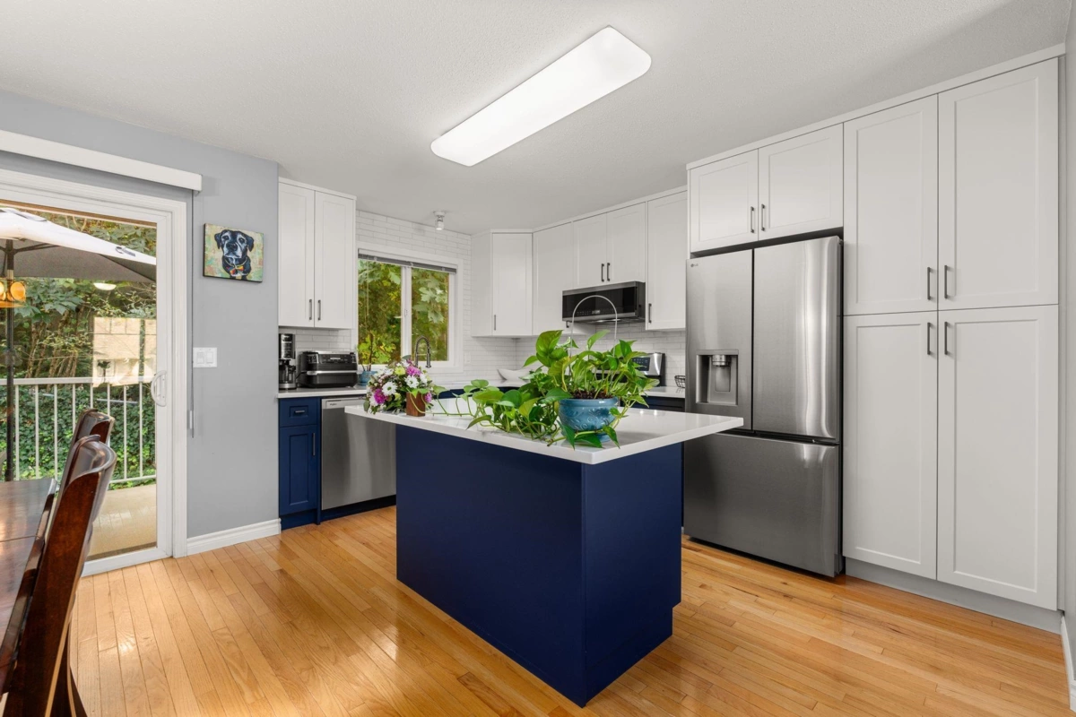 Guest Bathroom Photo of 106 46360 Valleyview Road, Chilliwack, BC