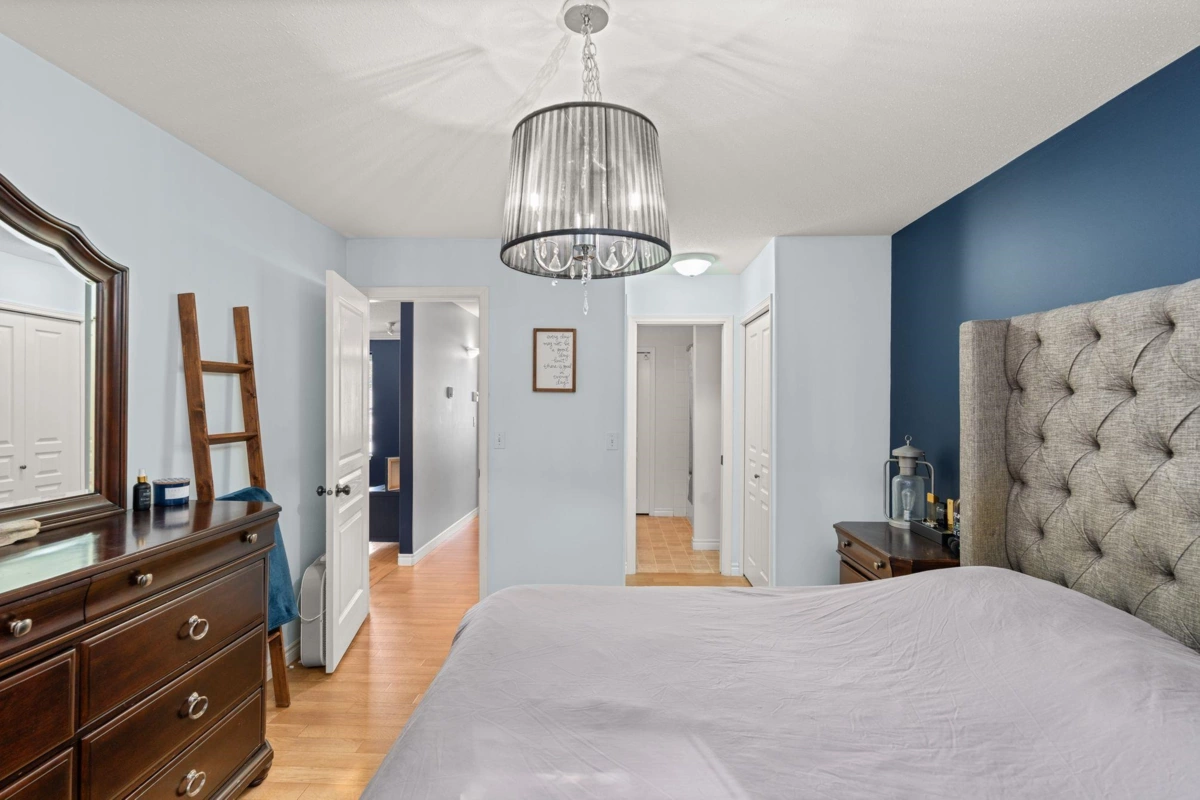 Hallway Photo of 106 46360 Valleyview Road, Chilliwack, BC