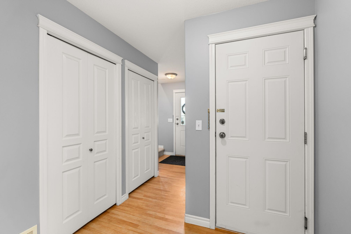 Outdoor Deck Photo of 106 46360 Valleyview Road, Chilliwack, BC