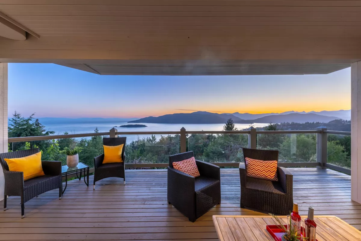 Hot Tub / Spa Photo of 5433 Monte Bre Place, West Vancouver, BC