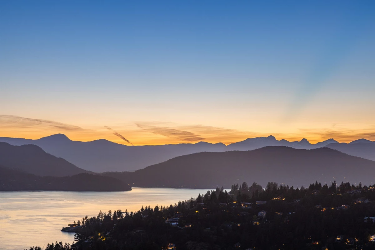 Outdoor Kitchen Photo of 5433 Monte Bre Place, West Vancouver, BC