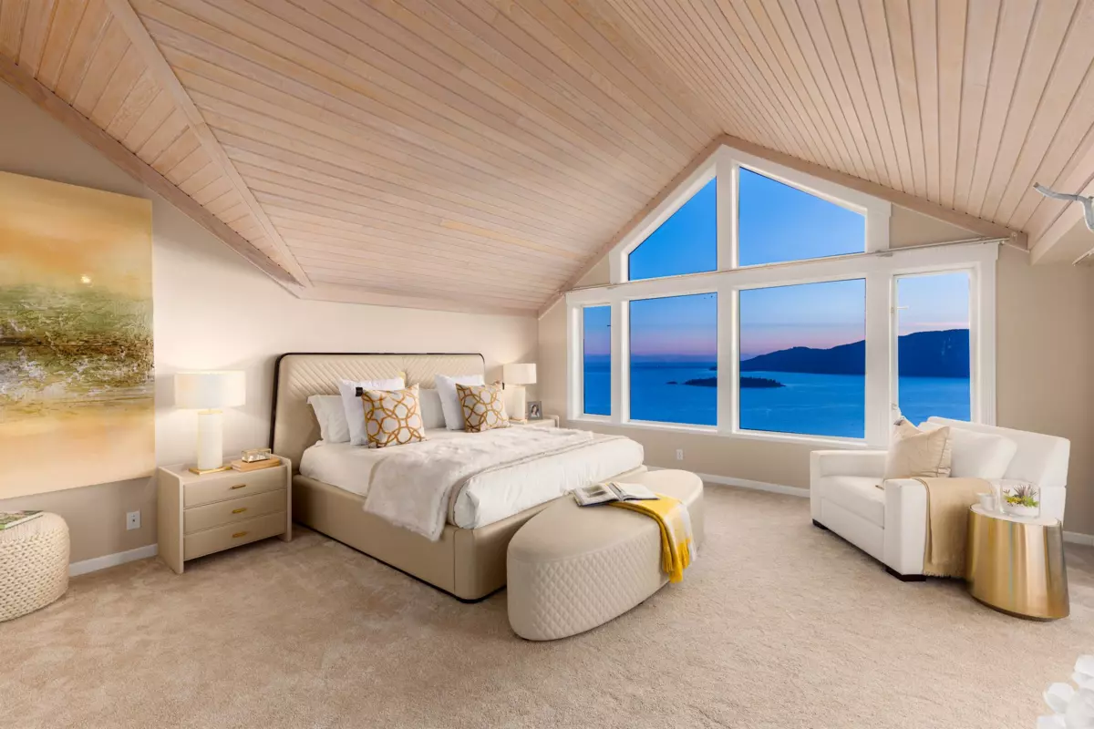 Powder Room Photo of 5433 Monte Bre Place, West Vancouver, BC