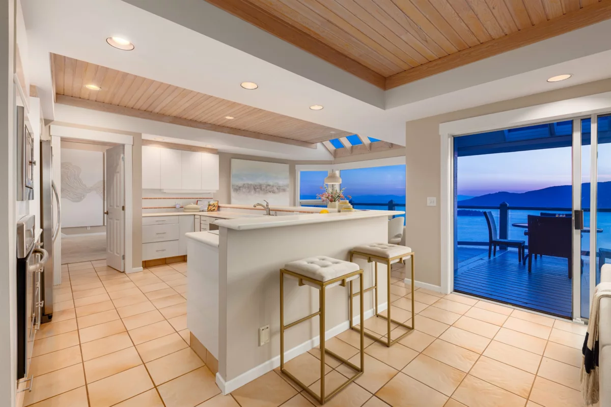 Primary Bathroom Photo of 5433 Monte Bre Place, West Vancouver, BC