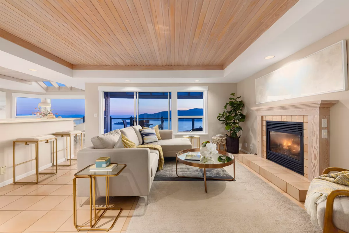 Walk-In Closet Photo of 5433 Monte Bre Place, West Vancouver, BC