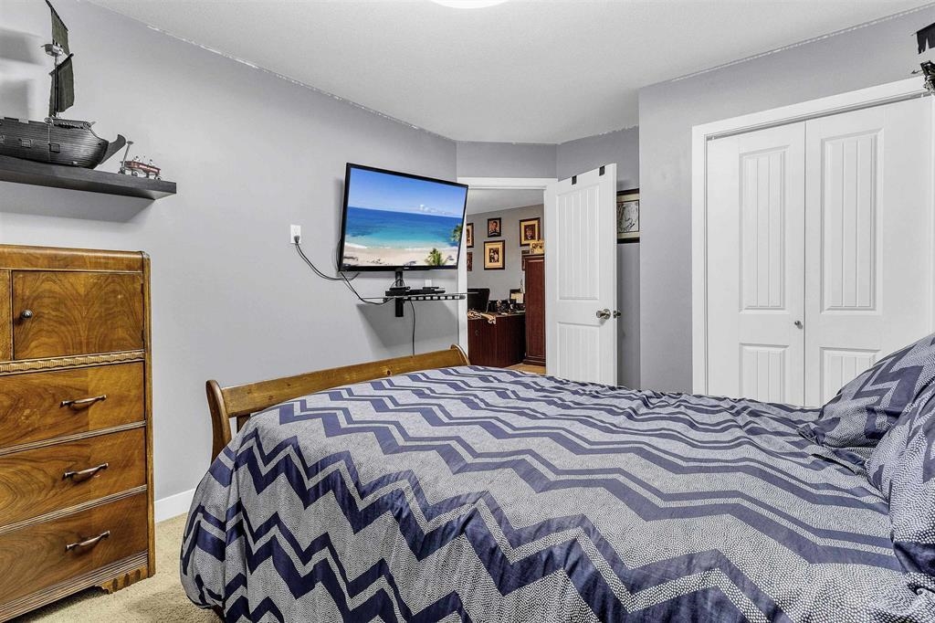 Entry Foyer Photo of 21 35626 Mckee Road, Abbotsford, BC