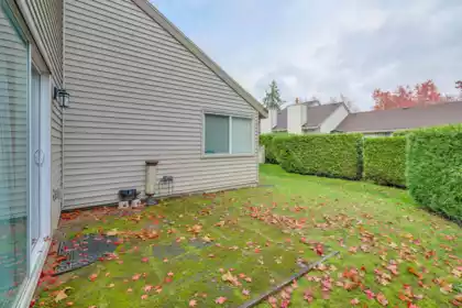 6101 W Greenside Drive, Surrey, BC, Surrey — Townhouse for sale