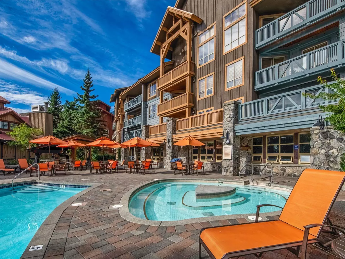 Entry Foyer Photo of 215C 2036 London Lane, Whistler, BC