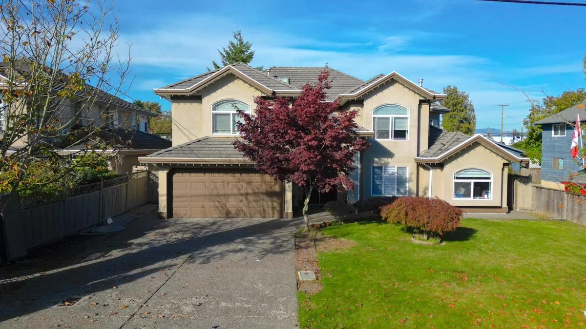 Basement Recreation Room Photo of 13185 73 Avenue, Surrey, BC