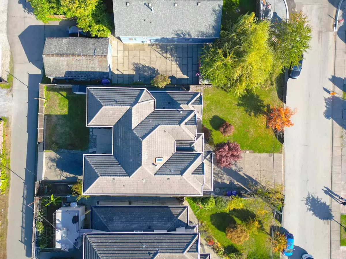 Entry Foyer Photo of 13185 73 Avenue, Surrey, BC