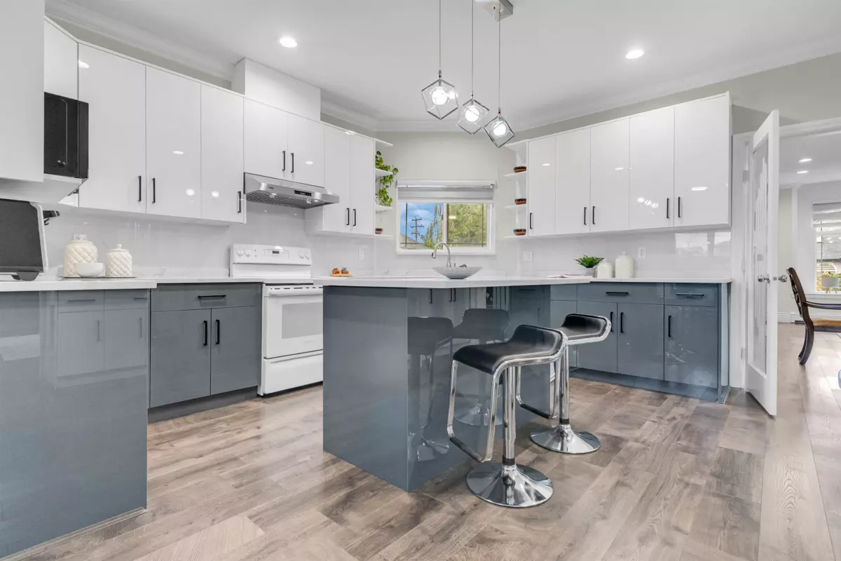 Family Room Photo of 13185 73 Avenue, Surrey, BC