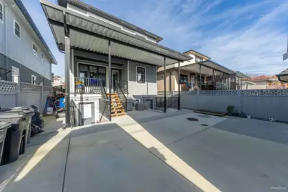 Outdoor Kitchen Photo of 1 926 E 58th Avenue, Vancouver, BC