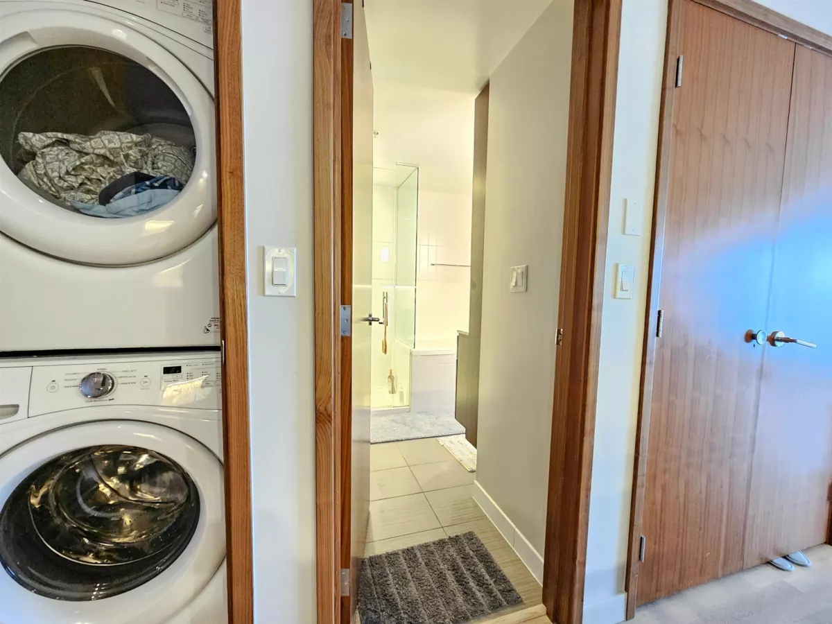 Breakfast Nook Photo of 4004 13495 Central Avenue, Surrey, BC