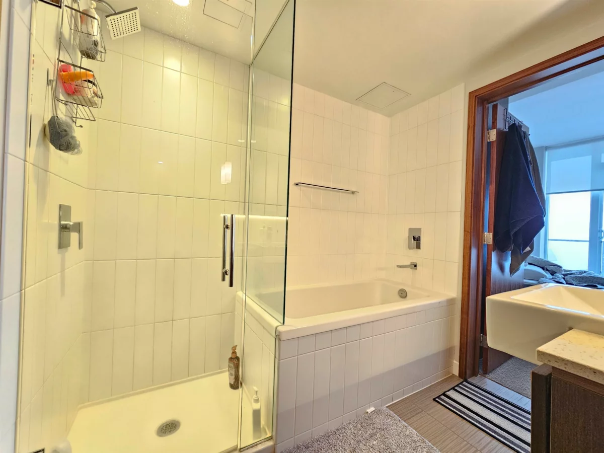 Dining Area Photo of 4004 13495 Central Avenue, Surrey, BC