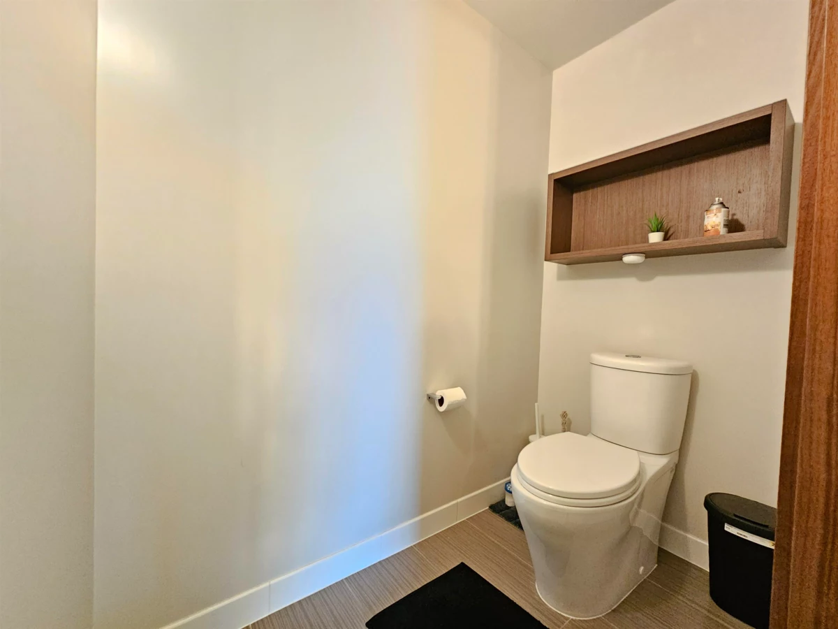 Kitchen Photo of 4004 13495 Central Avenue, Surrey, BC