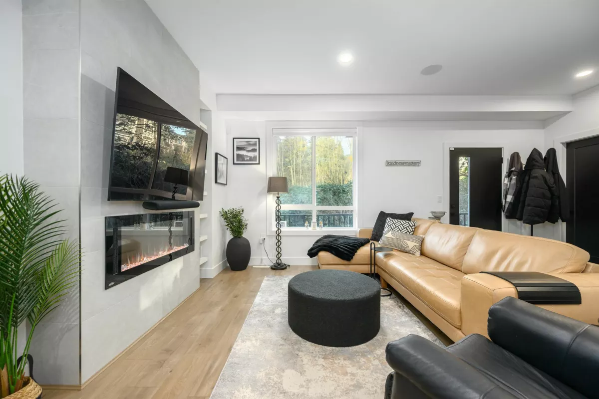 Dining Area Photo of 107 3503 Gislason Avenue, Coquitlam, BC