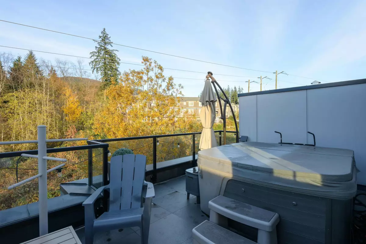 Garden / Landscaping Photo of 107 3503 Gislason Avenue, Coquitlam, BC