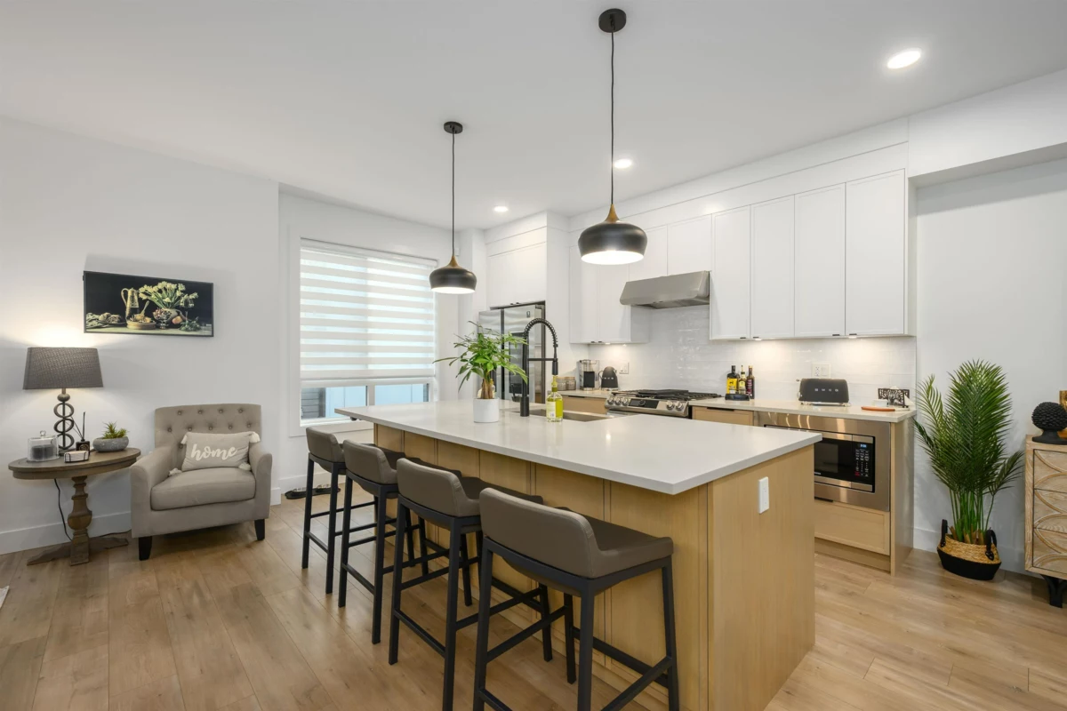 Primary Bathroom Photo of 107 3503 Gislason Avenue, Coquitlam, BC