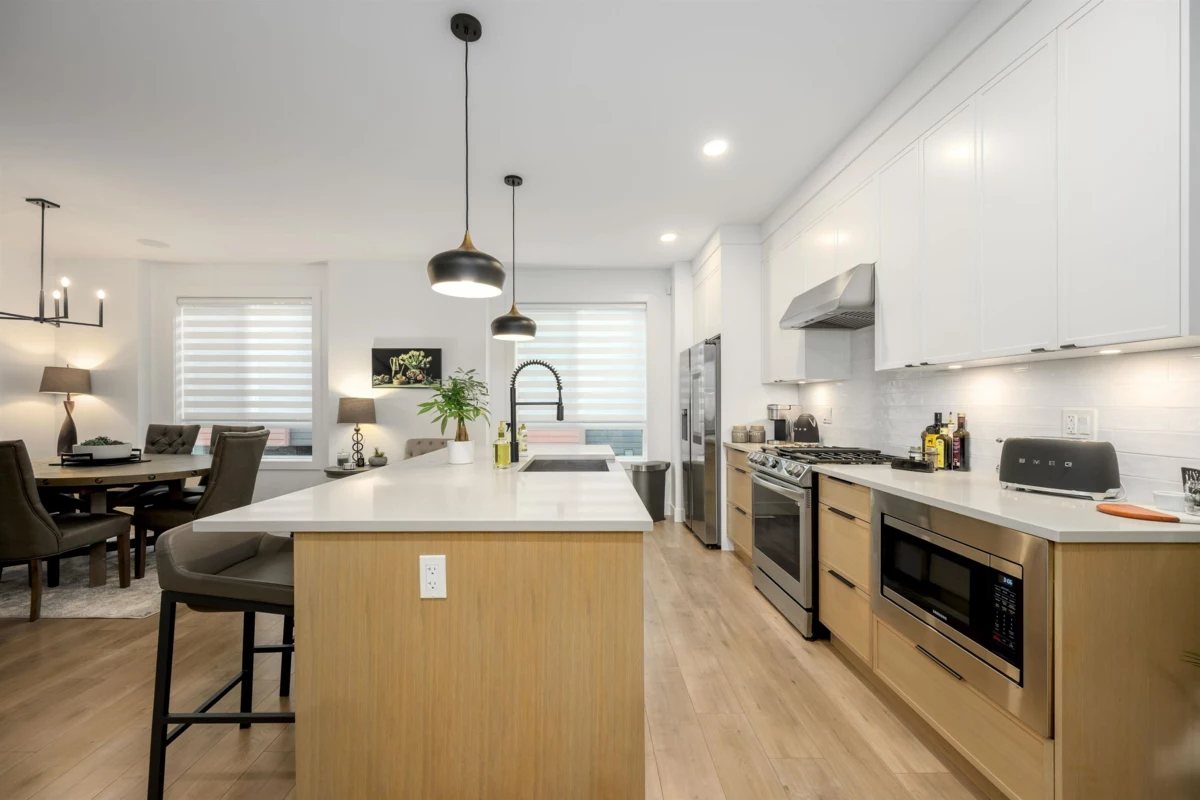 Walk-In Closet Photo of 107 3503 Gislason Avenue, Coquitlam, BC