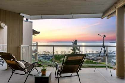 402 15025 Victoria Avenue, White Rock, BC, White Rock — 2 bed apartment/condo for sale