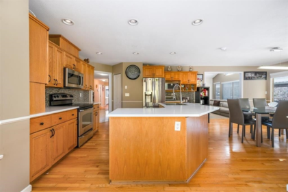 Kitchen Island Photo of 12753 261 Street, Maple Ridge, BC