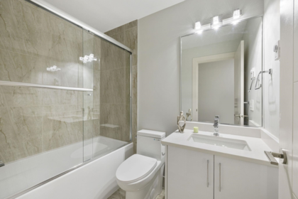 Primary Bathroom Photo of 2 14391 61a Avenue, Surrey, BC