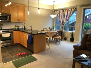 Kitchen Island Photo of 252 Jensen Street, New Westminster, BC