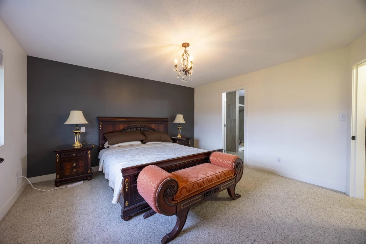 Living Room Photo of 6911 Chilliwack River Road, Chilliwack, BC
