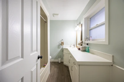 Hallway Photo of 6911 Chilliwack River Road, Chilliwack, BC