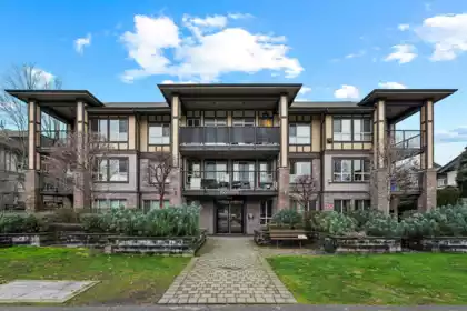 215 8733 160 Street, Surrey, BC, Surrey — Apartment/Condo for sale