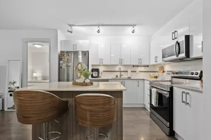 215 8733 160 Street, Surrey, BC, Surrey — Apartment/Condo for sale