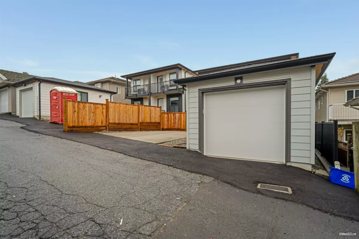Hallway Photo of 5958 Hardwick Street, Burnaby, BC