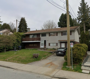 Family Room Photo of 9892 130 Street, Surrey, BC