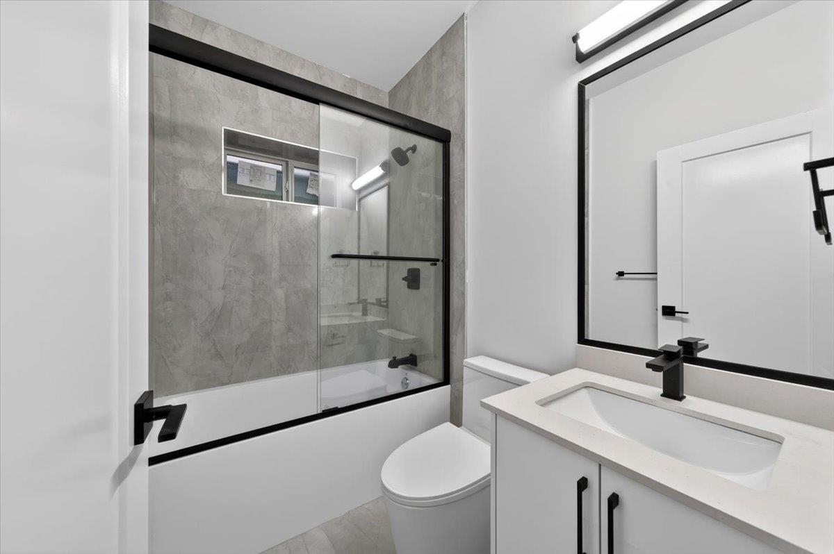 Community Amenities Photo (Clubhouse) of 17317 103a Avenue, Surrey, BC