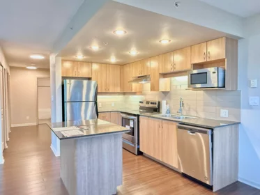 305 9232 University Crescent, Burnaby, BC, Burnaby — Apartment/Condo for sale