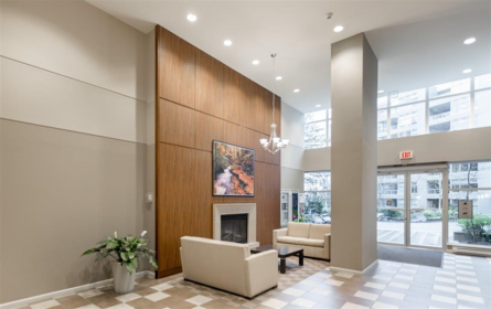 305 9232 University Crescent, Burnaby, BC, Burnaby — Apartment/Condo for sale